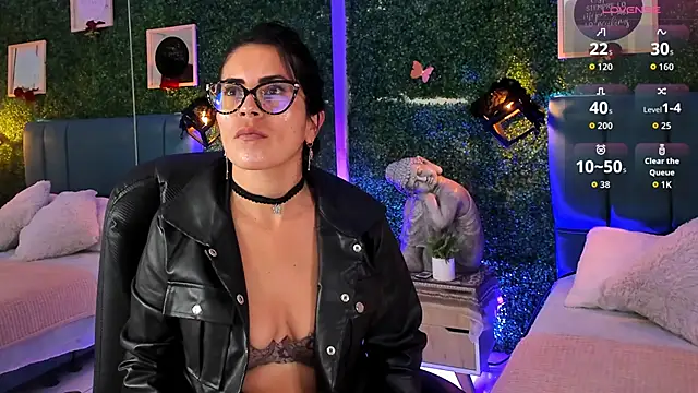 Linagh  online show from 11/21/25, 11:53