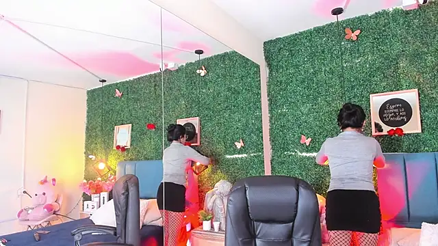 Linagh  online show from 12/01/25, 11:59