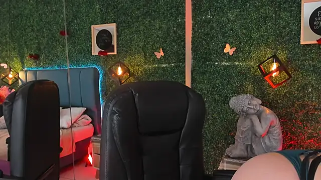 Snapshot of Linagh_ chatting on 03/06/26, 11:39 Linagh online show from 03/06/26, 11:39