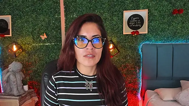 Snapshot of Linagh_ chatting on 03/09/26, 12:53 Linagh online show from 03/09/26, 12:53