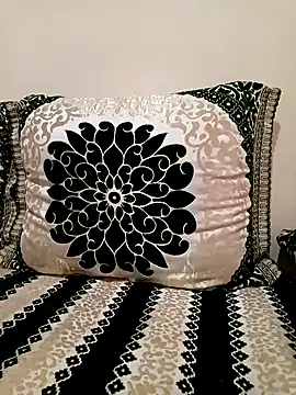 Mroma89six online show from 12/03/25, 07:49