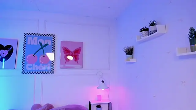 Snapshot of Zoe_Lynch_ chatting on 07/15/26, 12:10 Zoe Lynch online show from 07/15/26, 12:10