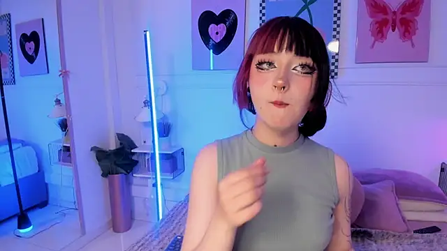 Snapshot of Zoe_Lynch_ chatting on 07/16/26, 12:00 Zoe Lynch online show from 07/16/26, 12:00