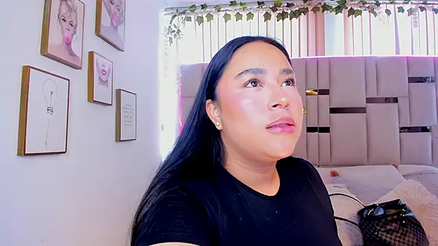 Zoey thompson online show from 03/06/26, 07:54