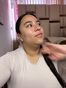 Zoey thompson online show from 04/15/26, 08:09