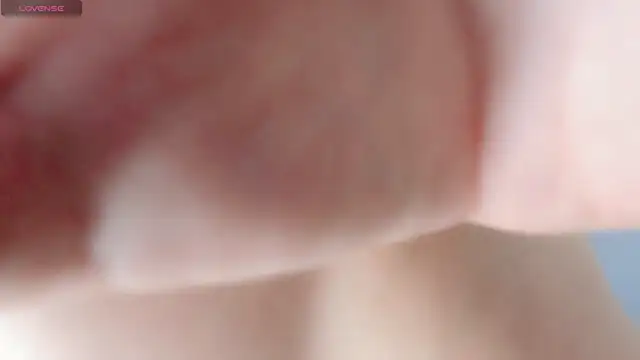 Snapshot of baby_rous chatting on 10/06/25, 12:02 baby rous online show from 10/06/25, 12:02