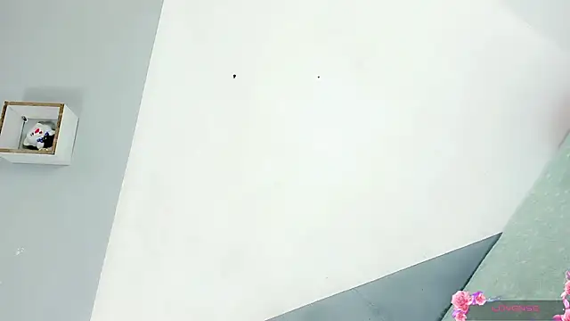 Snapshot of baby_rous chatting on 10/18/25, 09:10 baby rous online show from 10/18/25, 09:10