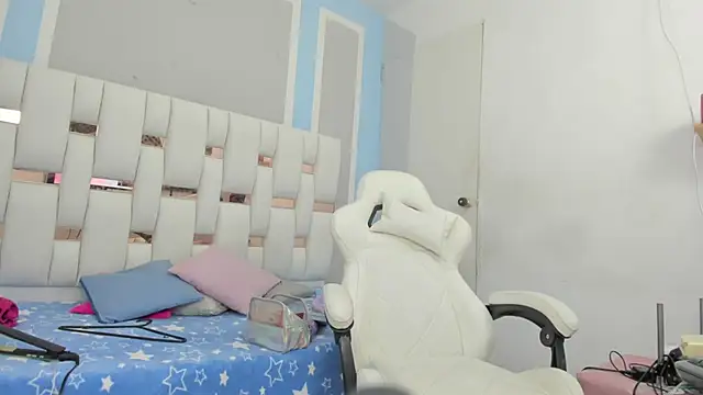 Snapshot of marsmith1 chatting on 09/23/25, 03:31 marsmith1 online show from 09/23/25, 03:31