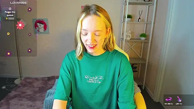 R0cket bunny online show from 09/24/25, 12:03