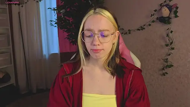 R0cket bunny online show from 04/19/26, 12:43