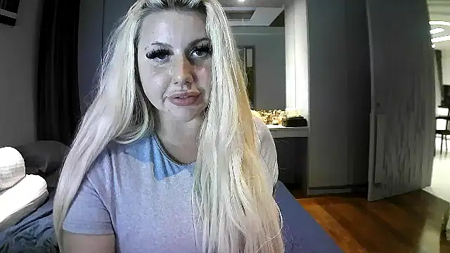 TiaDoll online show from 10/04/25, 04:16