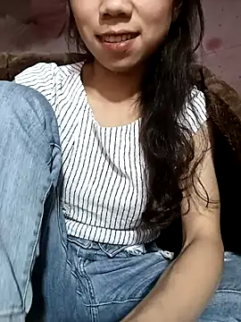 Snapshot of chau1 chatting on 05/02/26, 01:27 chau1 online show from 05/02/26, 01:27