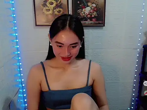 Snapshot of lovelysassy chatting on 11/02/25, 02:19 lovelysassy online show from 11/02/25, 02:19