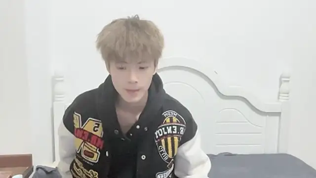 linger2563 online show from 10/26/25, 01:39