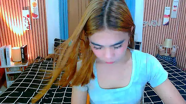 mikhaylahanderson online show from 11/18/25, 03:34