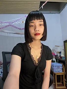 Snapshot of andymi1 chatting on 04/23/26, 01:40 andymi1 online show from 04/23/26, 01:40