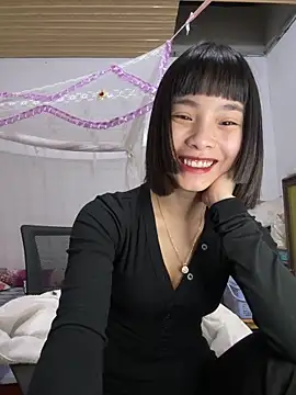 Snapshot of andymi1 chatting on 04/25/26, 02:03 andymi1 online show from 04/25/26, 02:03