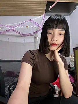 Snapshot of andymi1 chatting on 05/24/26, 02:05 andymi1 online show from 05/24/26, 02:05