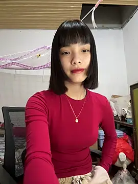 Snapshot of andymi1 chatting on 06/11/26, 02:44 andymi1 online show from 06/11/26, 02:44