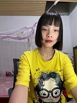 Snapshot of andymi1 chatting on 06/29/26, 01:23 andymi1 online show from 06/29/26, 01:23