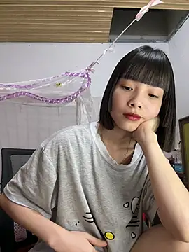 Snapshot of andymi1 chatting on 07/11/26, 12:30 andymi1 online show from 07/11/26, 12:30