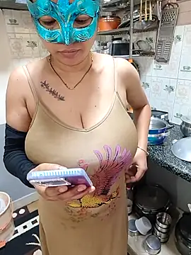 Snapshot of Queen_Nightt chatting on 09/12/25, 03:50 Queen Nightt online show from 09/12/25, 03:50