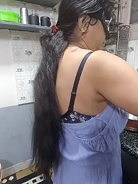 Snapshot of Queen_Nightt chatting on 10/08/25, 03:59 Queen Nightt online show from 10/08/25, 03:59