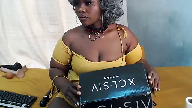 curvydarckcohocolate online show from 05/01/26, 12:10