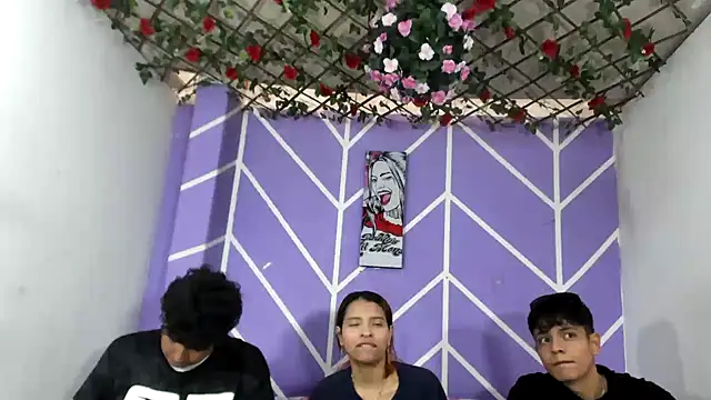 Snapshot of lau_and_boys18 chatting on 09/22/25, 01:46 lau and boys18 online show from 09/22/25, 01:46