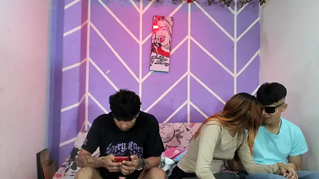 Snapshot of lau_and_boys18 chatting on 09/27/25, 01:49 lau and boys18 online show from 09/27/25, 01:49