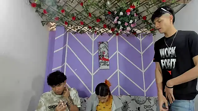 Snapshot of lau_and_boys18 chatting on 10/03/25, 01:30 lau and boys18 online show from 10/03/25, 01:30