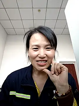 Snapshot of Haili-1 chatting on 10/27/25, 07:45 Haili-1 online show from 10/27/25, 07:45