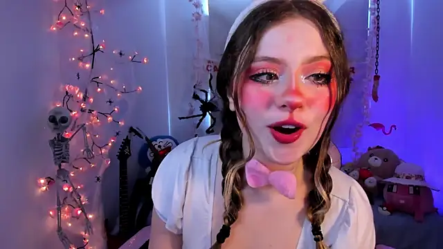 Snapshot of Lil_bela chatting on 10/01/25, 12:11 Lil bela online show from 10/01/25, 12:11