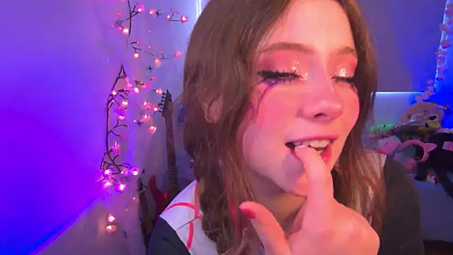 Snapshot of Lil_bela chatting on 12/03/25, 11:52 Lil bela online show from 12/03/25, 11:52