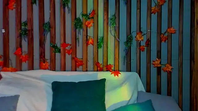 Lori Williams online show from 12/19/25, 01:12