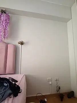 Snapshot of airamoon chatting on 09/15/25, 05:24 airamoon online show from 09/15/25, 05:24