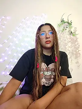 airamoon online show from 04/28/26, 11:54
