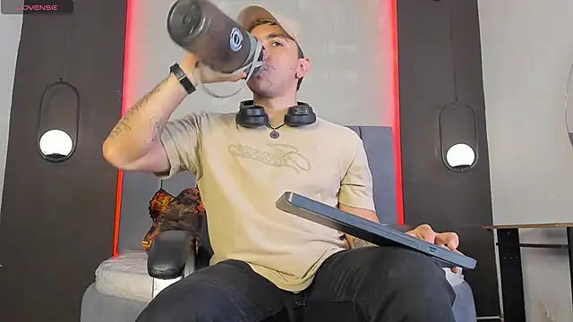 Liam walk  online show from 02/10/26, 07:07