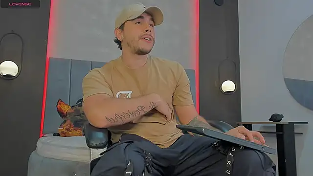 Snapshot of Liam_walk_ chatting on 03/10/26, 11:10 Liam walk online show from 03/10/26, 11:10