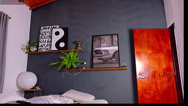 Snapshot of Liam_walk_ chatting on 04/14/26, 06:03 Liam walk online show from 04/14/26, 06:03