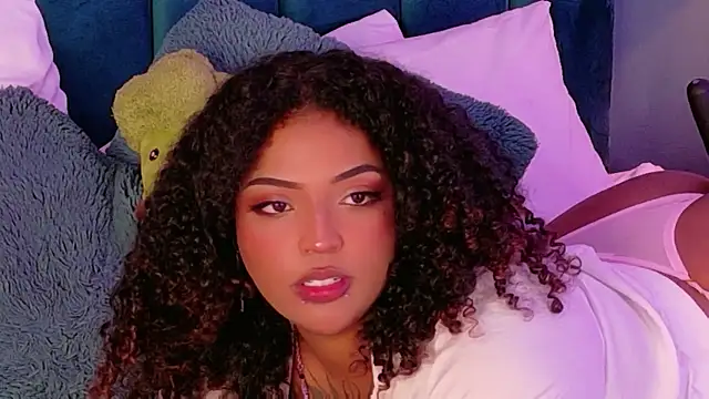 Snapshot of Cristal-Jonnes chatting on 06/23/26, 01:25 Cristal-Jonnes online show from 06/23/26, 01:25
