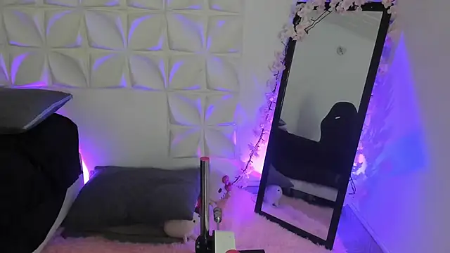 JuliethMoss online show from 11/26/25, 08:10