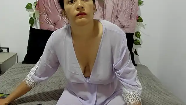 ivy moon05 online show from 11/26/25, 04:30