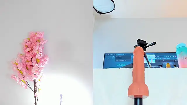 Snapshot of maily_zanss chatting on 11/21/25, 07:23 maily zanss online show from 11/21/25, 07:23