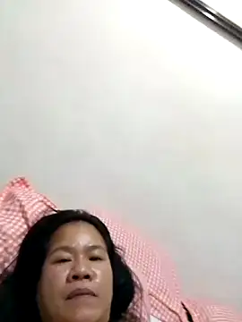 Snapshot of AsianbouncieGIRL chatting on 05/15/26, 11:23 AsianbouncieGIRL online show from 05/15/26, 11:23