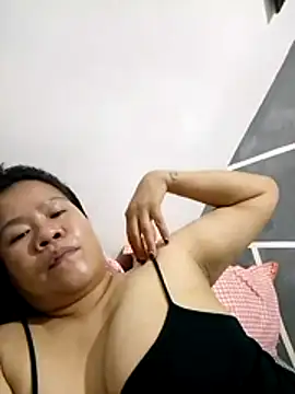 Snapshot of AsianbouncieGIRL chatting on 05/25/26, 04:51 AsianbouncieGIRL online show from 05/25/26, 04:51