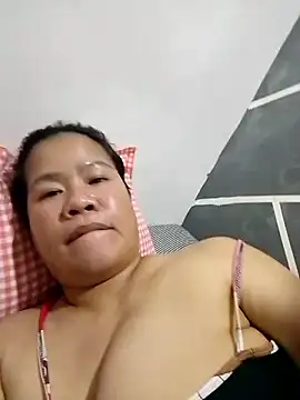 Snapshot of AsianbouncieGIRL chatting on 05/26/26, 12:17 AsianbouncieGIRL online show from 05/26/26, 12:17
