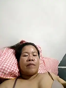 Snapshot of AsianbouncieGIRL chatting on 05/27/26, 06:43 AsianbouncieGIRL online show from 05/27/26, 06:43