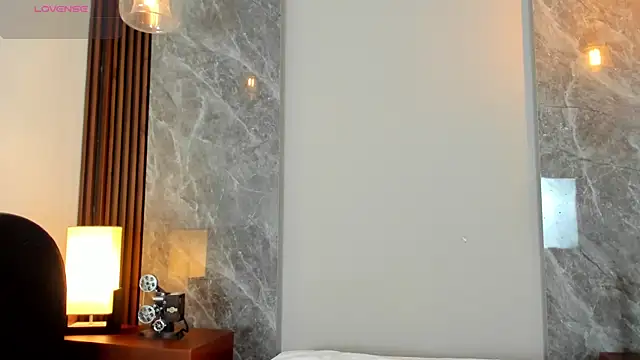 Emma hunter  online show from 10/17/25, 08:11