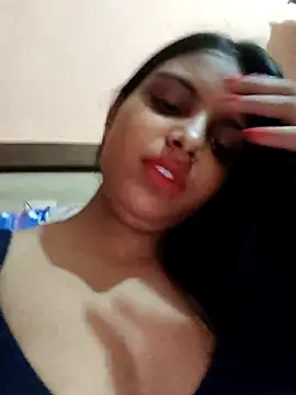 Snapshot of Maahhii_2 chatting on 04/26/26, 01:20 Maahhii 2 online show from 04/26/26, 01:20